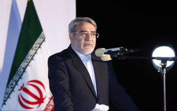 رحمانی فضلی:
باید با نگاه جهادی، اقتصاد مقاومتی را محقق کنیم