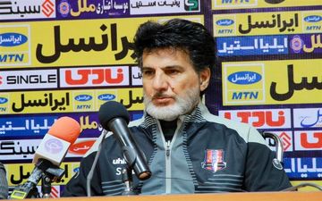 
شاهرخ بیانی:  ما دنبال فوتبال زیبا هستیم نه اتوبوسی 