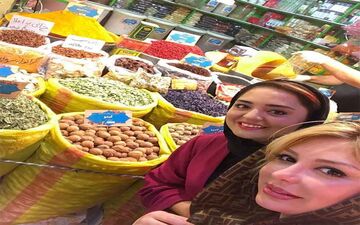 تیپ نیوشا ضیغمی و نرگس محمدی در نصف جهان+ عکس