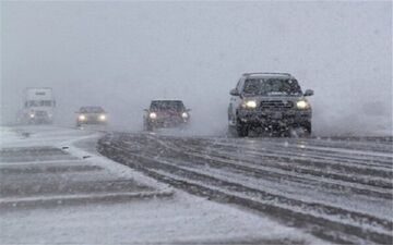 تردد در محورهای لرستان تنها با زنجیر چرخ امکان‌پذیر است
