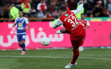 یک پرسپولیسی ابرخلافکار از آب در آمد