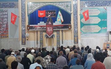 امام جمعه زابل: ملت ایران باید در برابر نفوذ و جنگ نرم هوشیار باشد