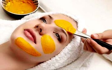 11 ماسک زردچوبه برای جوان‌کردن و زیبایی انواع پوست صورت | با ماسک زردچوبه پوستی جوان و زیبا داشته باشید !