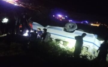 تصادف مرگبار در گردنه چری: 5 کشته و 13 زخمی