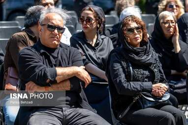 وداع هنرمندان با بهناز نازی؛ پیکر بازیگر سینما و تئاتر در پهنه رودکی بدرقه شد