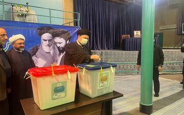  سید حسن خمینی رأی خود را به صندوق انداخت