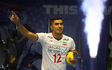 ستاره سابق والیبال ایران راهی اسپانیا شد؛ میرزاجانپور در جمع لژیونرها