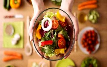 توصیه‌های طب ایرانی برای تغذیه سالم/ اهمیت تنظیم ساعت غذا