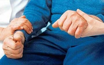 
کُندی حرکت و لغزش دست‌ها باید جدی گرفته شود!