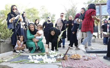 گزارش تصویری سالگرد دکتر ایراندخت میرهادی پزشک انسان دوست و مردمی؛ هنرمند، شاعر، نویسنده و هنرپیشه تئاتر همدان