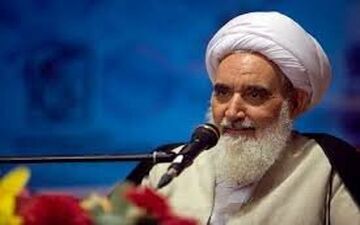
پیاده روی اربعین زنده نگه داشتن شعائر اسلام است