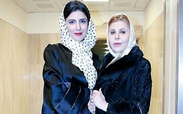  لیلا حاتمی در کنار مادرش