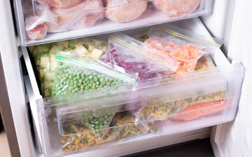 این ۵ ماده غذایی را هرگز فریز نکنید!
