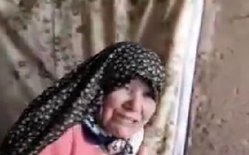 پیرزن گلستانی تنها دارایی‌ خود را به سیل زدگان داد +فیلم 