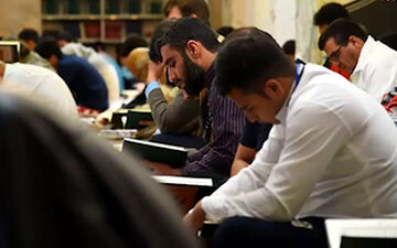 
حرم رضوی و حال و هوای معتکفین+فیلم 