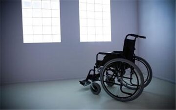 برخورد عجیب یک شرکت هواپیمایی با بیمار ویلچرنشین!