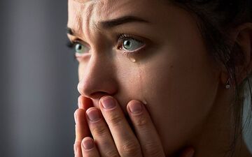 فواید گریه کردن چیست؟