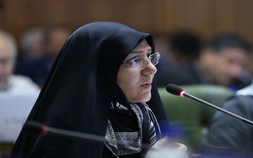 لزوم حمایت شهرداری از دختران جوان