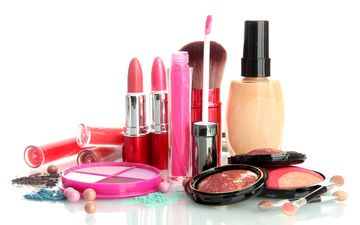 خطرات مرگباری لوازم آرایشی