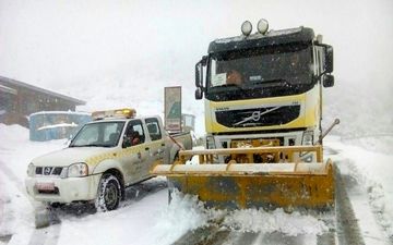 بارش در جاده‌‌های ۲۱ استان و ترافیک در برخی محورها/۱۲ جاده مسدود است