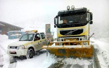 بارش در جاده‌‌های ۲۱ استان و ترافیک در برخی محورها/۱۲ جاده مسدود است