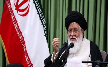 زیارت چسبیدن به ضریح نیست/ بی توجهی به عوامل شیوع بیماری حق الناس است