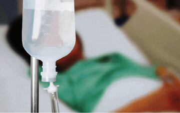 ترخیص ۹ نفر از ۱۱ دانش‌آموز حادثه مینی‌بوس گرمسار/ بی‌توجهی راننده علت حادثه بود