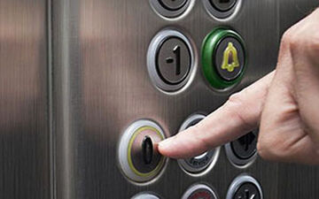دردسر قطع بدون برنامه برق در شیراز/ حبس 15 شیرازی در آسانسور