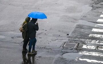 بارش باران ادامه دارد