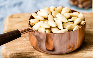 بادام را با پوست بخوریم یا بدون پوست؟