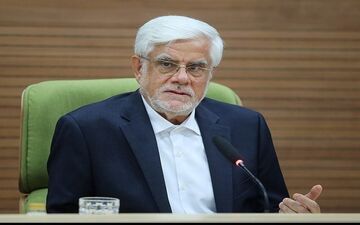 عارف: صنعت خودرو ایران در بن‌بست است/پیش فروش خودرو باید متوقف شود