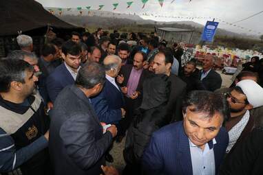 بازدید رئیس کمیته امداد کشور و  استاندار کرمانشاه از مناطق زلزله‌زده گهواره