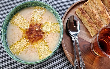 طرز تهیه حلیم گندم خانگی با گوشت؛ صبحانه‌ای مقوی و دلچسب برای خانواده