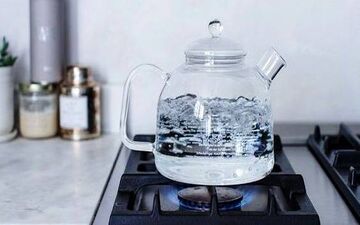 مصرف آب دوبار جوشانده شده خطرناک است؟