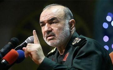 تا رفع کامل مشکلات از پا نمی‌نشینیم