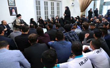 رهبر انقلاب خطاب به ورزشکاران: مبادا از تهدیدها بترسید