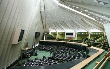 دستور کار صحن علنی مجلس:
«ظریف» و «آوایی» به سوالات نمایندگان پاسخ می‌دهند