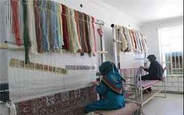 بیمه‌ ۳۲۰ هزار قالیباف در تامین اجتماعی/ ۷۰۰ هزار قالیباف تحت پوشش بیمه روستاییان می‌روند