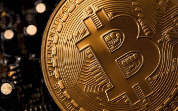 بیتکوین همچنان می تازد
