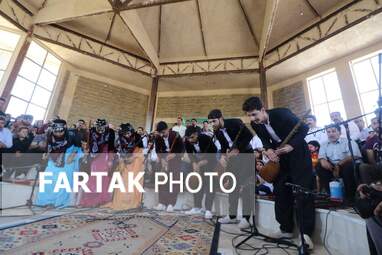مراسم و اختتامیه سومین آوای تنبور دالاهو گهواره روستای بانزلانی