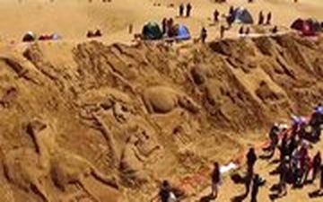 ساخت کشتی غول‌پیکر نوح در ساحل