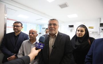 وزیر بهداشت وعده داد پروژه‌های بخش قلب و شیمی‌درمانی بیمارستان لامرد تکمیل شود