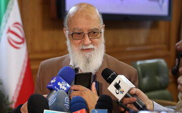 قبر برای «دفن روز» رایگان است


