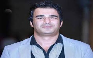  یوسف تیموری در یک دورهمی دوستانه