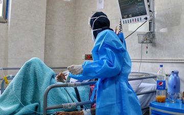 کرونا جان ۳۷۴ نفر دیگر را در ایران گرفت