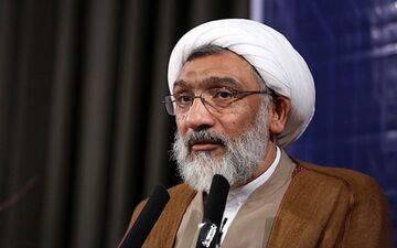 ورود مصطفی پورمحمدی، نامزد انتخابات ریاست‌ جمهوری برای حضور در مناظره اول به صداوسیما + ویدئو