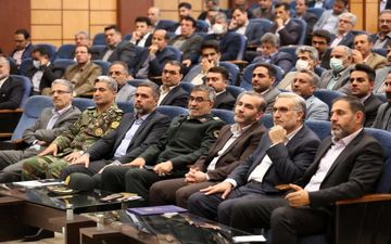 
نظم و وفای به عهد ضامن بقای مسئولین استان است




