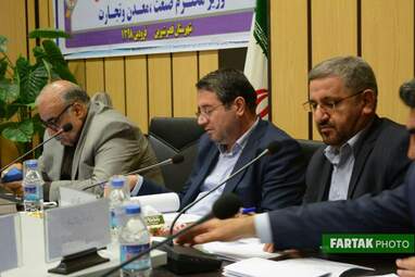 جلسه کارگروه توسعه صادرات غیر نفتی با حضور وزیر صمت، استاندار و جمعی از مدیران استان