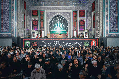 تصاویری از سومین شب آیین بزرگداشت رهبر شهید از طرف رهبر انقلاب در حرم مطهر رضوی