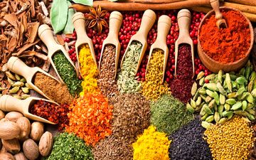 ۹ گیاه و ادویه‌ای که به لاغری و تناسب اندام کمک می‌کنند